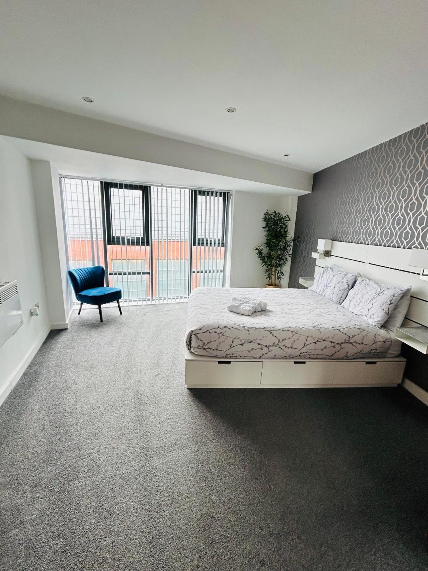 Апартаменты The Works-Fresh 2Bed In Centre, Opposite Arndale. Манчестер Экстерьер фото